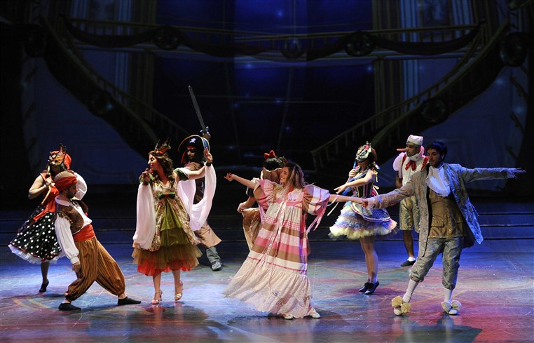 Sirine & Alaadine Musical Play in 3D